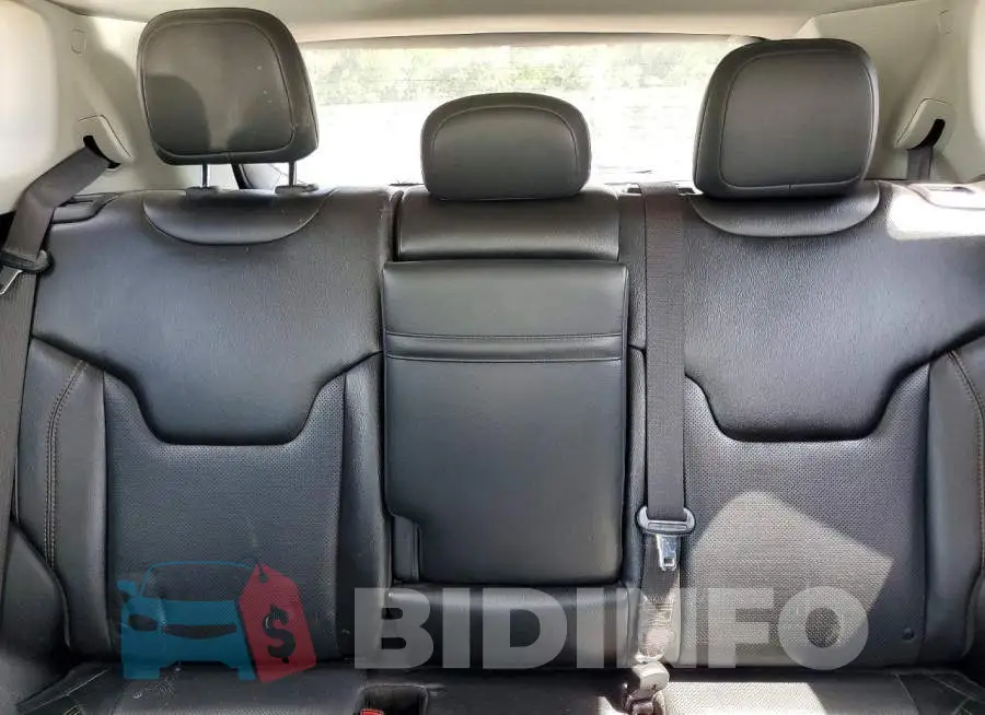 3C4NJDCB9LT127103 Photo# 10