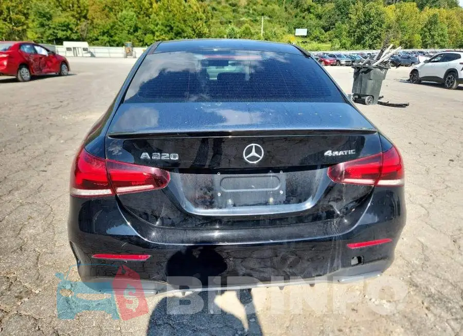 WDD3G4FB6KW017576 Photo# 6