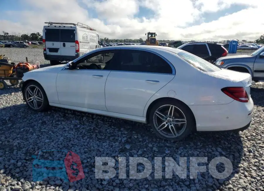 WDDZF8DB6LA747414 Photo# 2