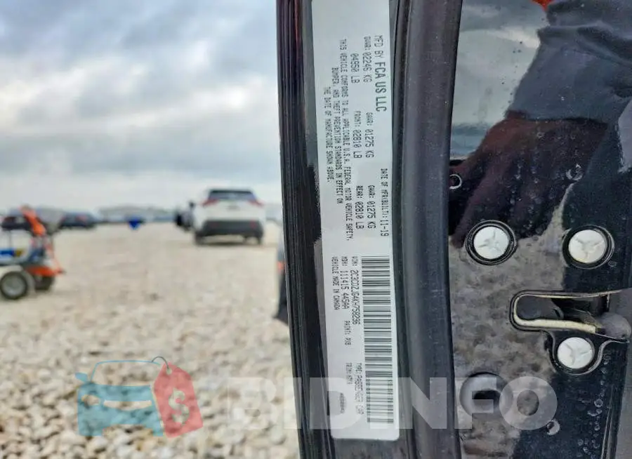 2C3CDZJG4KH758296 Photo# 12