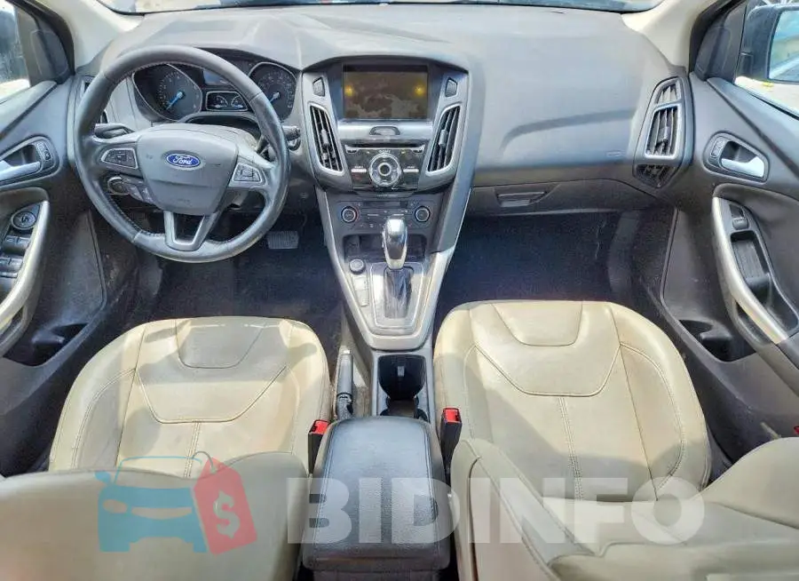 1FADP3N26HL279575 Photo# 8