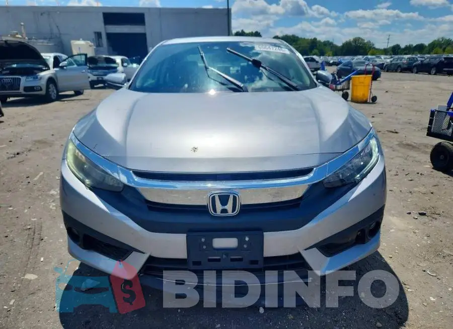 19XFC1F90HE204717 Photo# 5