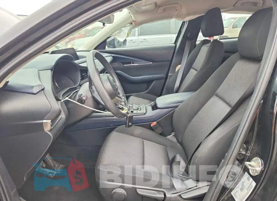 3MVDMBBL9LM121893 Photo# 7