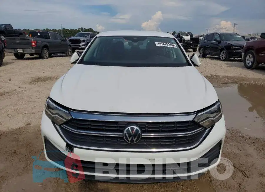 3VW5M7BU0RM005709 Photo# 5