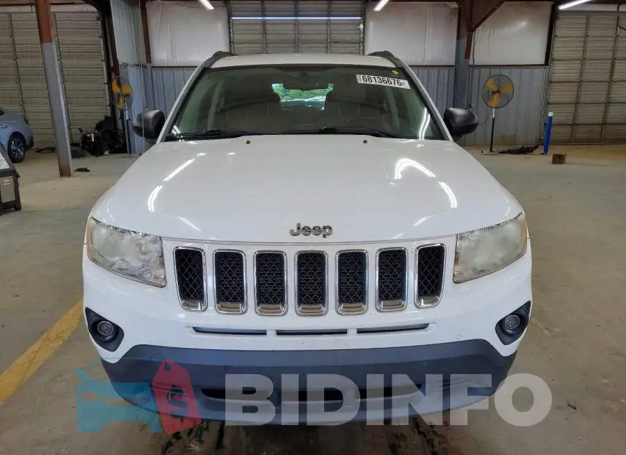 1J4NF5FB3BD277869 Photo# 5