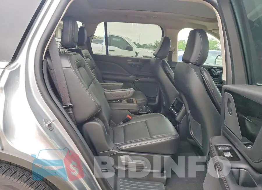 5LM5J7XC9PGL29012 Photo# 11