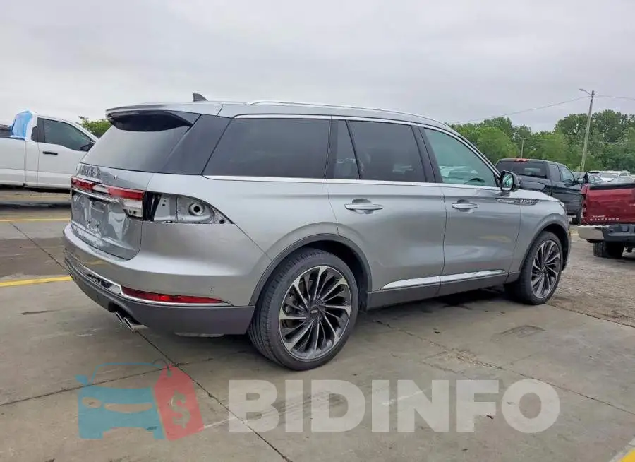 5LM5J7XC9PGL29012 Photo# 3
