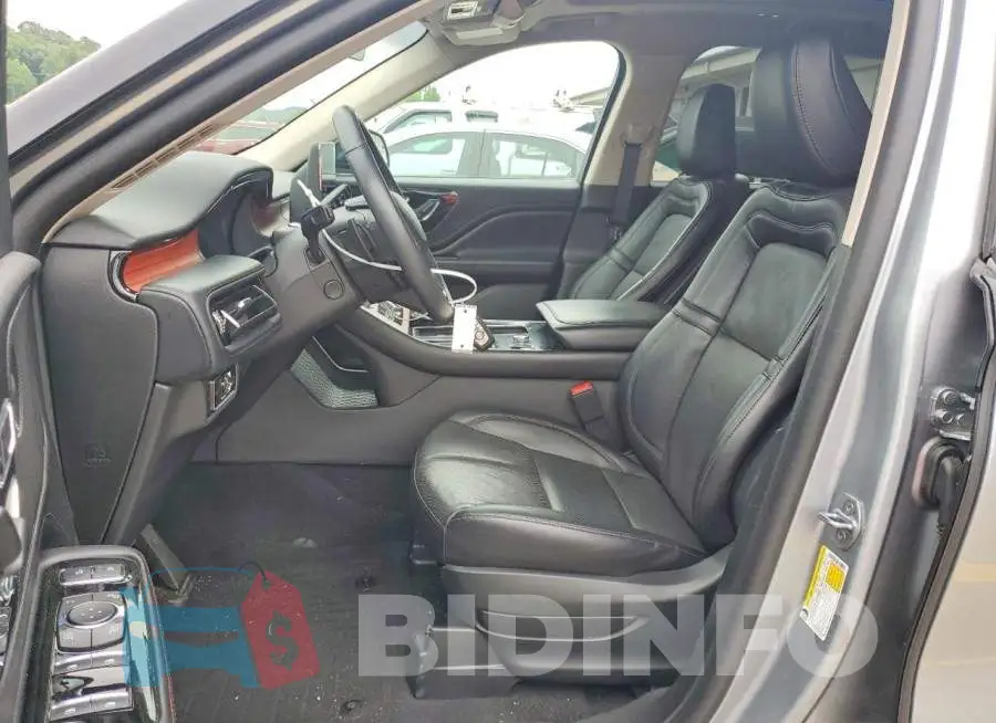 5LM5J7XC9PGL29012 Photo# 7