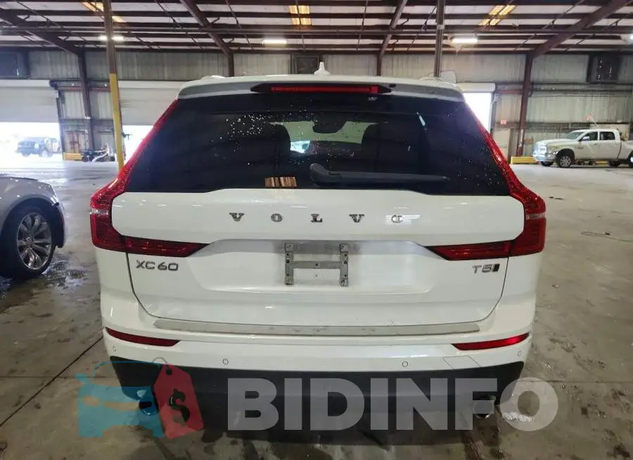 YV4102RK7M1695496 Photo# 6
