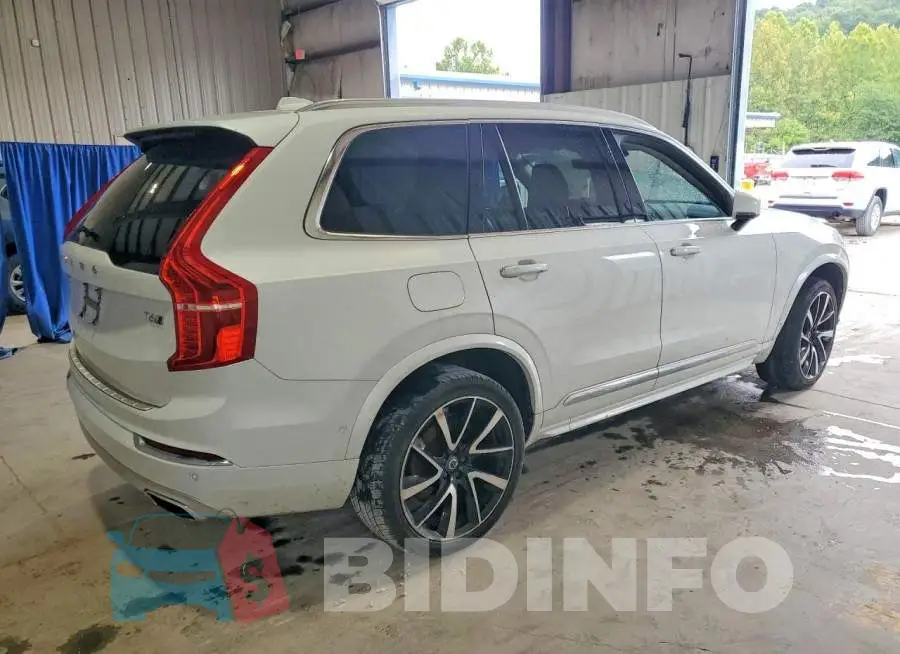 YV4A22PL3J1204777 Photo# 3