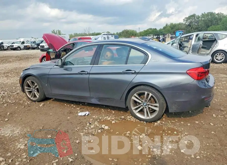 WBA8E1C52JA180401 Photo# 2