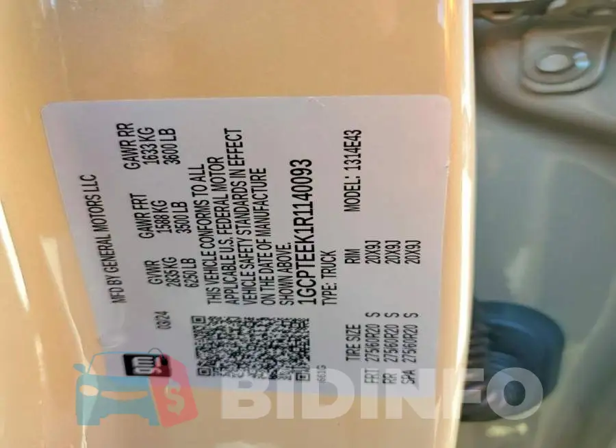 1GCPTEEK1R1140093 Photo# 12