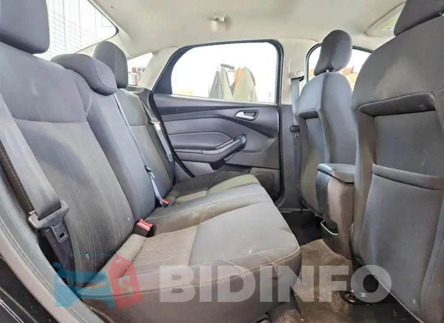 1FADP3F22JL318733 Photo# 10