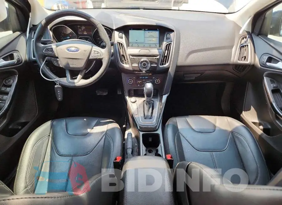 1FADP3J29JL229121 Photo# 8