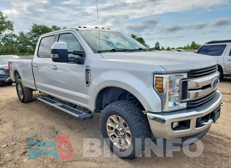 1FT7W2B61JEC75794 Photo# 4