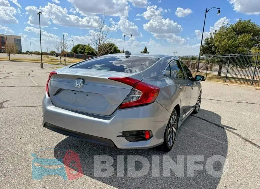 19XFC2F75HE031426 Photo# 4