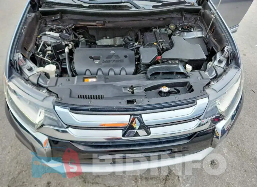 JA4AD2A30JZ043449 Photo# 12