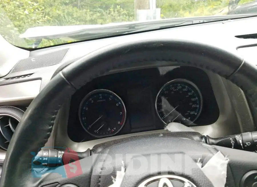 2T3RFREV5JW734872 Photo# 9