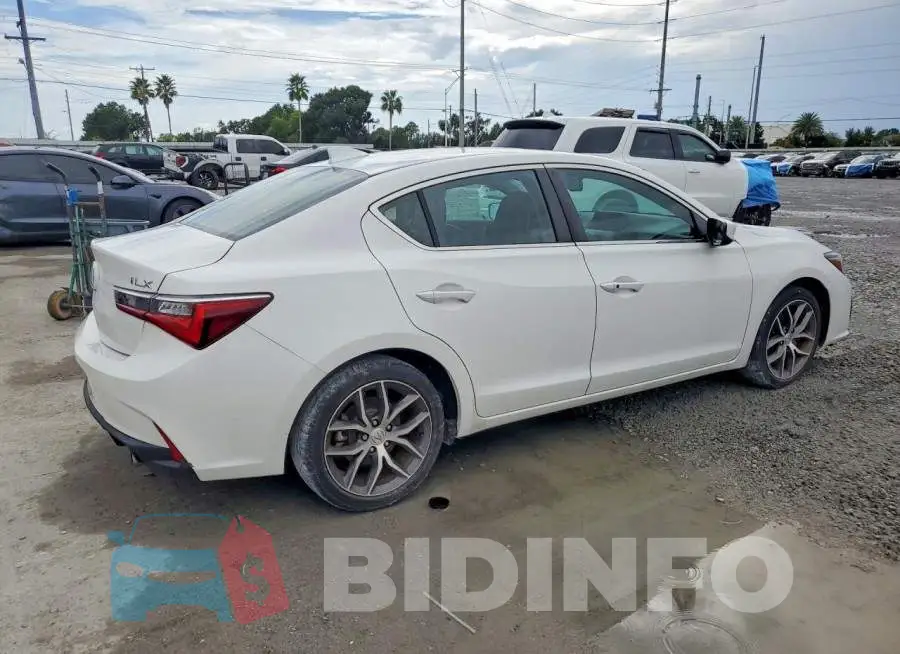 19UDE2F70KA007841 Photo# 3