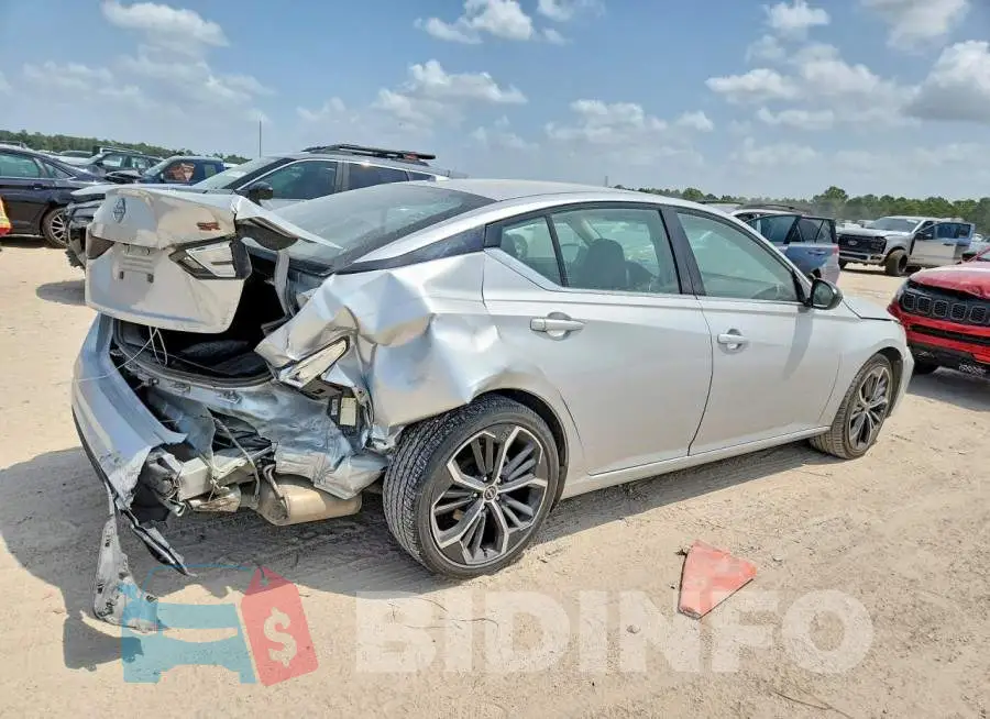 1N4BL4CV4RN360991 Photo# 3