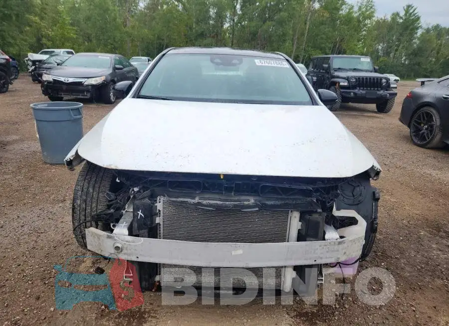 WDD3G4FB5KW006049 Photo# 5