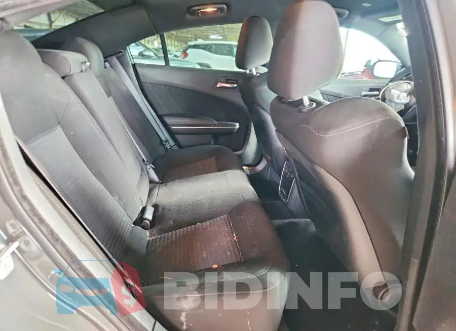 2C3CDXHG7PH672675 Photo# 10