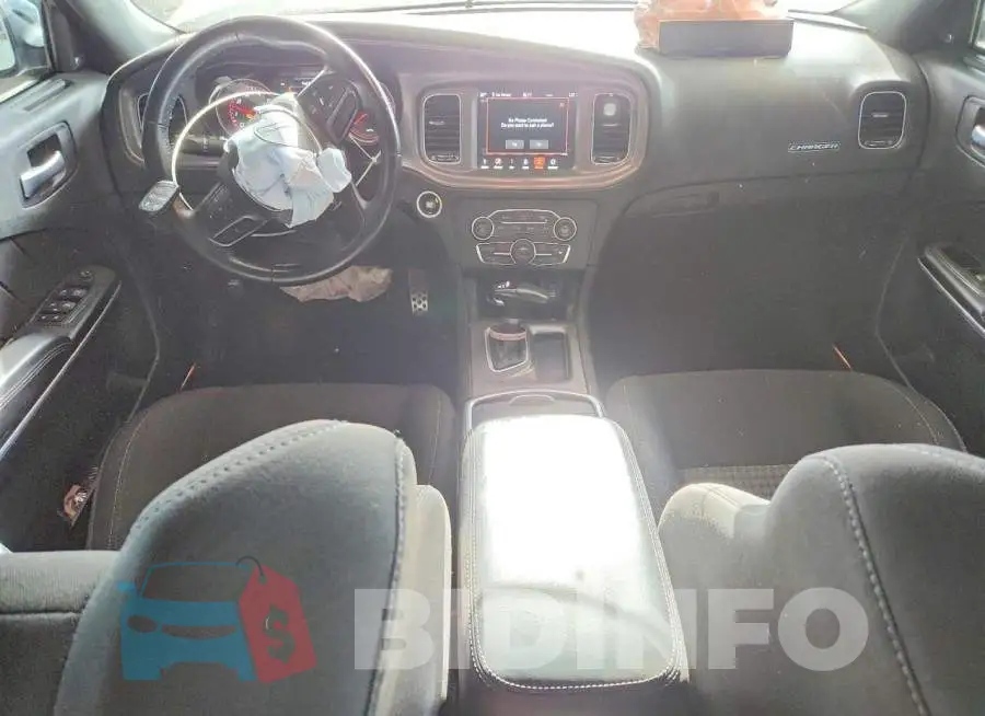 2C3CDXHG7PH672675 Photo# 8