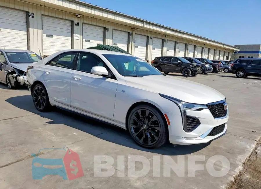 1G6DC5RK8N0132945 Photo# 4