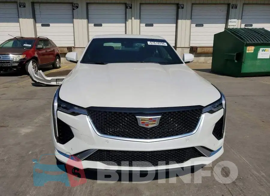 1G6DC5RK8N0132945 Photo# 5