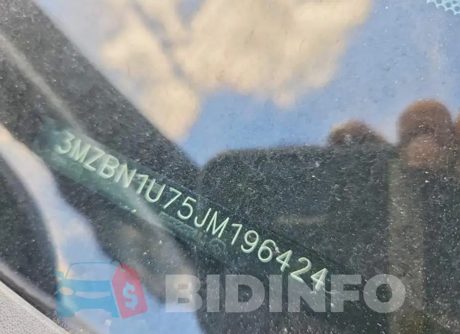 3MZBN1U75JM196424 Photo# 12