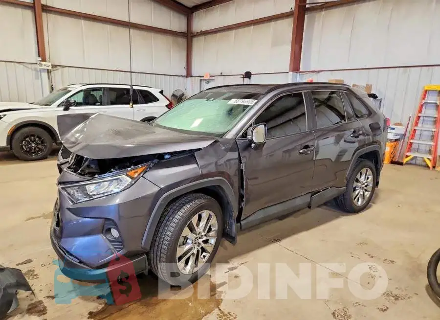 2T3A1RFV8LW137373 Photo# 1