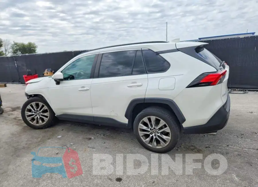 2T3C1RFV5NW210744 Photo# 2