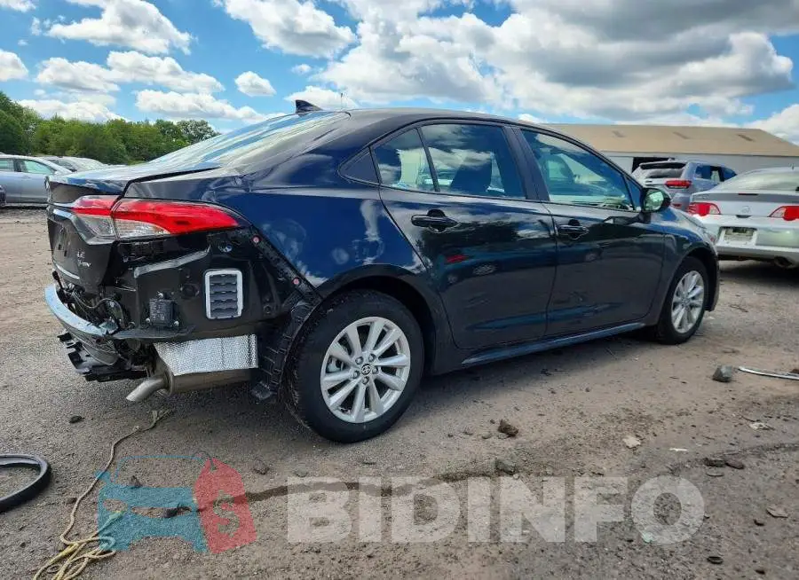 JTDBCMFE2T3142878 Photo# 3