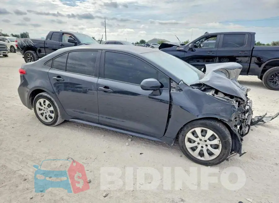 JTDBCMFE8R3035889 Photo# 4