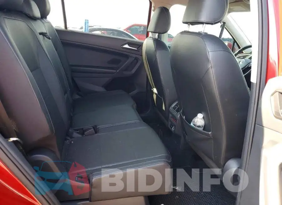 3VV3B7AX7JM044248 Photo# 10
