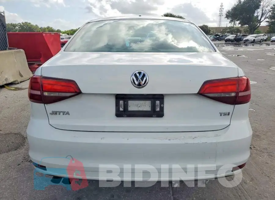 3VW2B7AJ4HM233033 Photo# 6