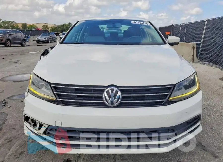 3VW2B7AJ4HM233033 Photo# 5