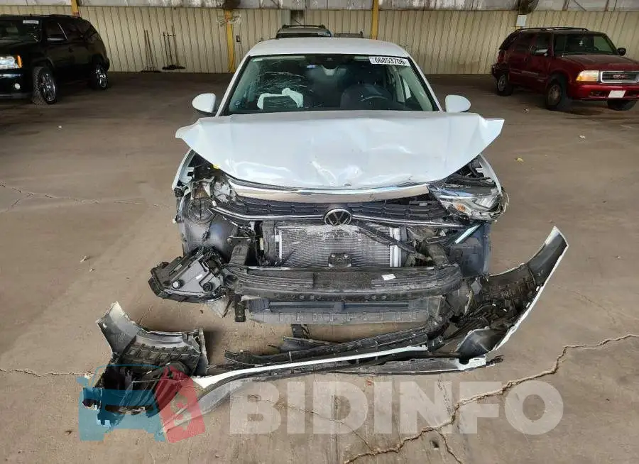 3VW5M7BU0PM040845 Photo# 5