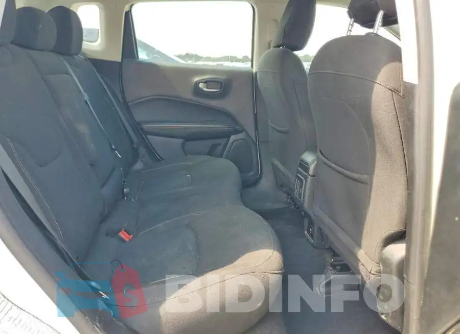 3C4NJDAB0LT210115 Photo# 11