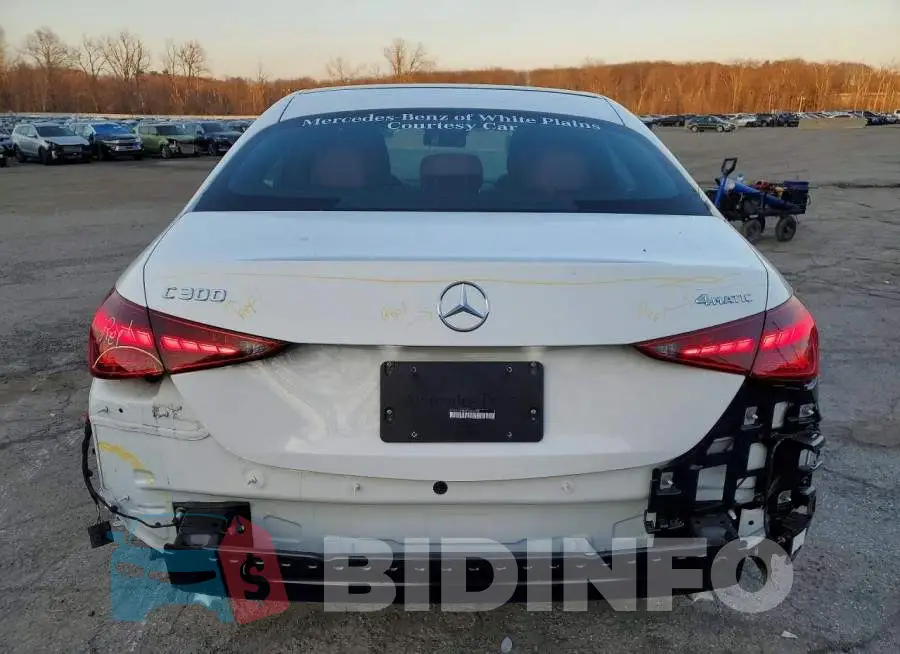 W1KAF4HB6SR242098 Photo# 6