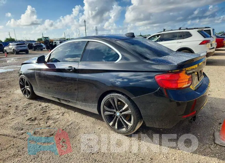 WBA2J1C57KVD10171 Photo# 2