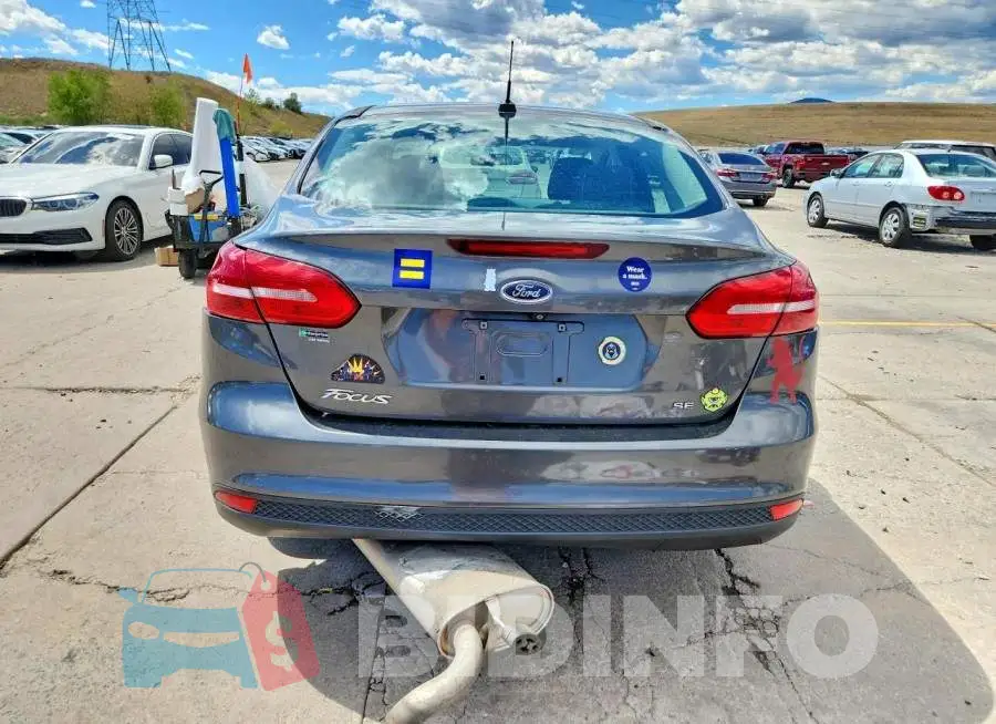 1FADP3F21JL272490 Photo# 6