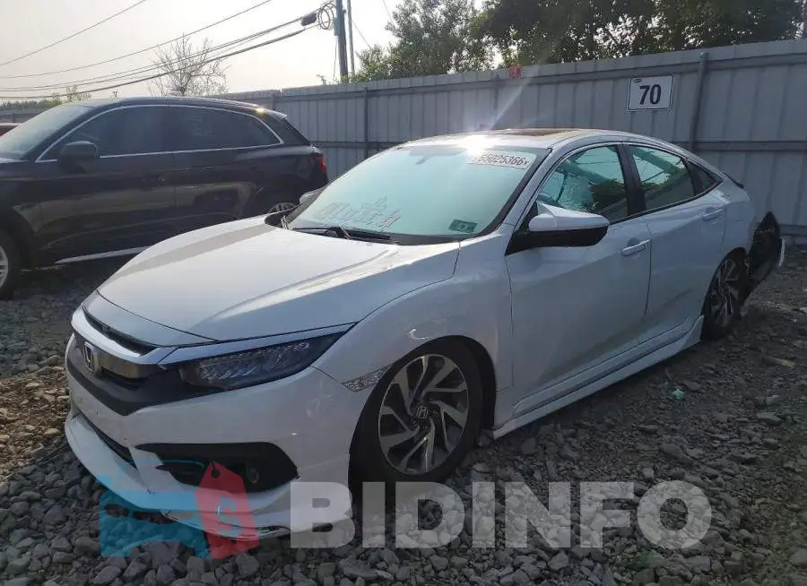 19XFC2F72JE206592 Photo# 1