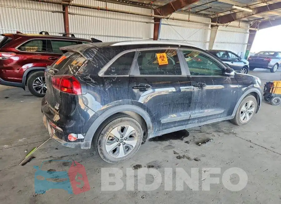 KNDCM3LD9J5163932 Photo# 3