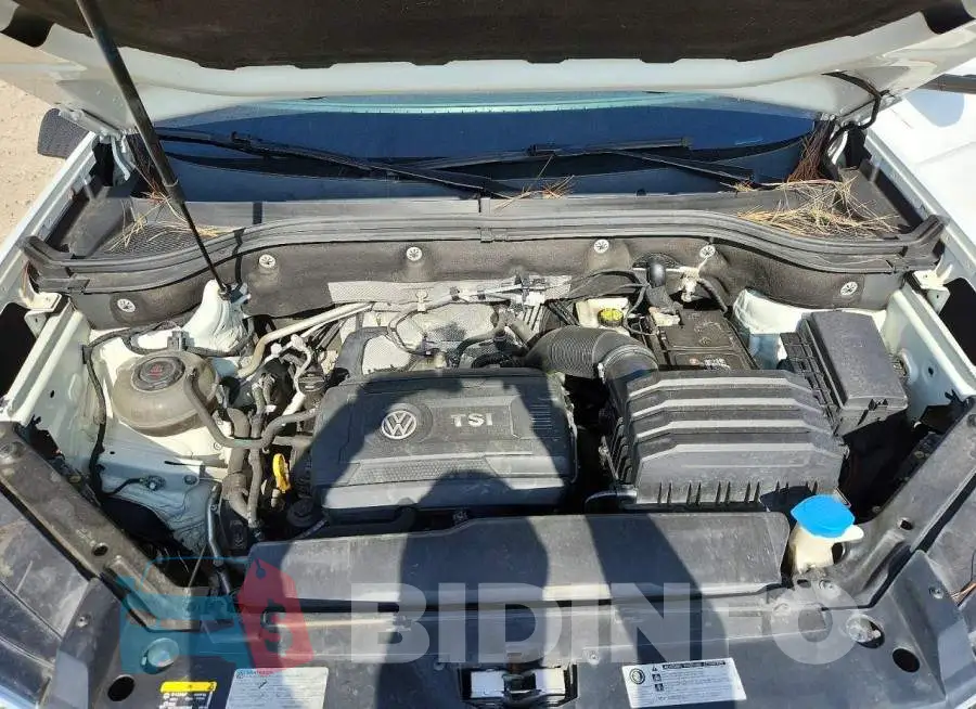 1V2WP2CA6KC593739 Photo# 11