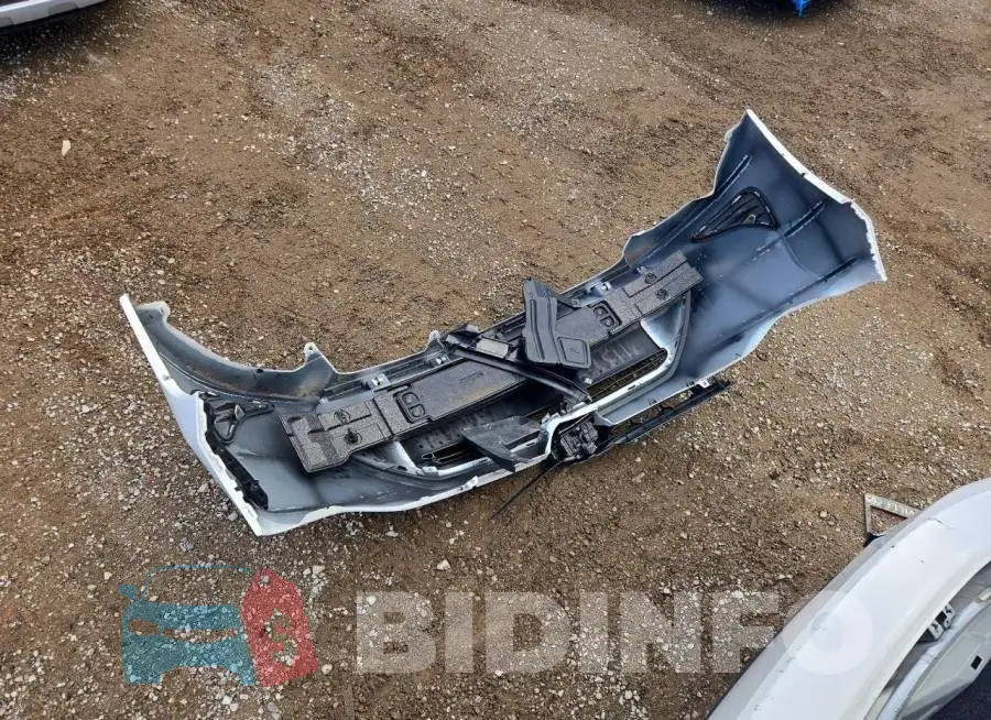 2T1BURHE0JC083194 Photo# 12