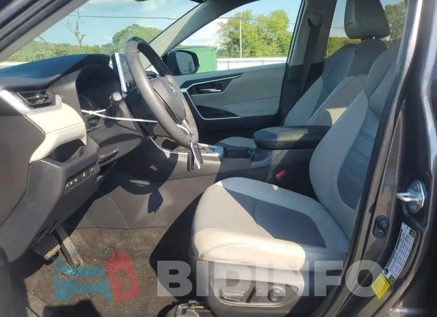 2T3A1RFV2RC426873 Photo# 7