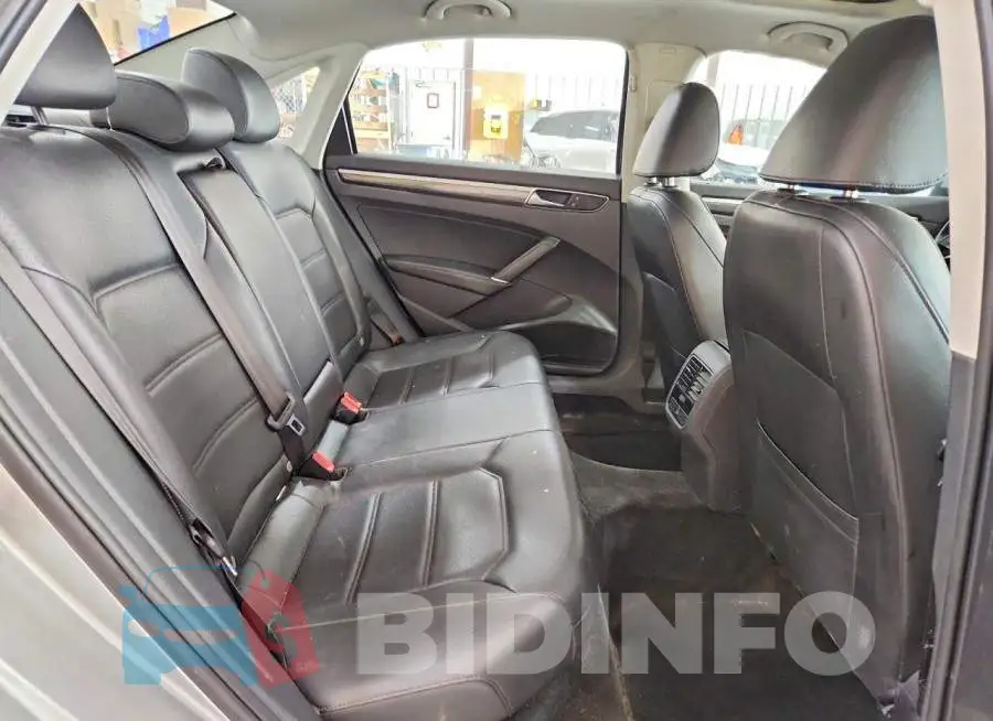 1VWBT7A3XHC082537 Photo# 10