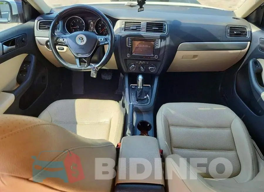 3VWDB7AJ1HM318887 Photo# 8