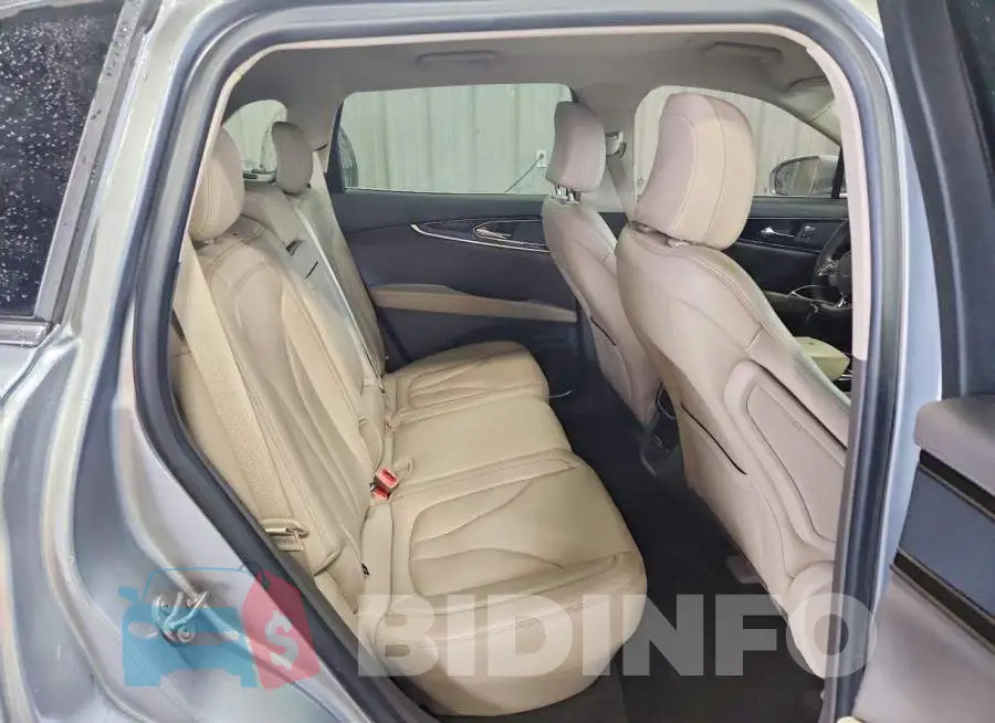 2LMPJ8J95NBL27135 Photo# 10